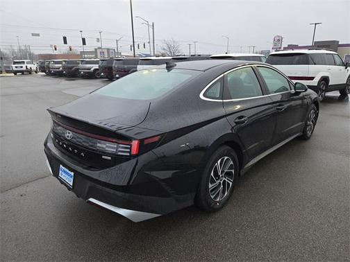 2026 Hyundai SONATA Hybrid Base