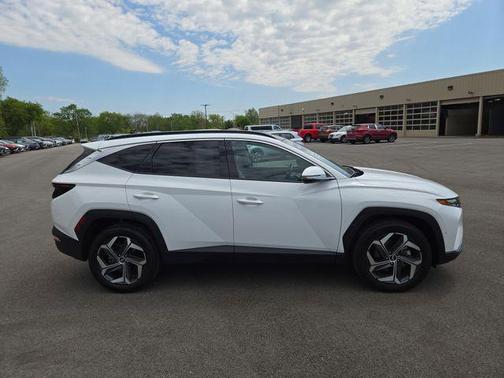 White Pearl 2024 Hyundai TUCSON Limited