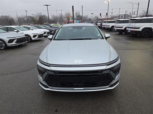 2026 Hyundai SONATA Hybrid Base