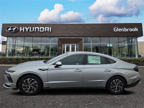 2026 Hyundai SONATA Hybrid Base