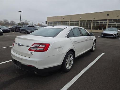 2015 Ford Taurus SEL