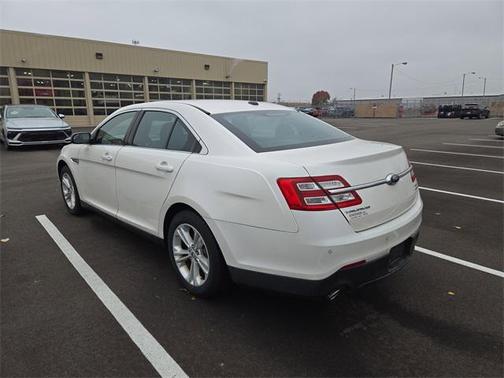 2015 Ford Taurus SEL