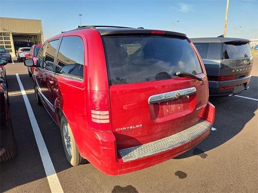 2010 Chrysler Town & Country Touring