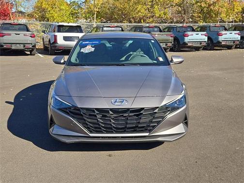 2022 Hyundai ELANTRA SEL