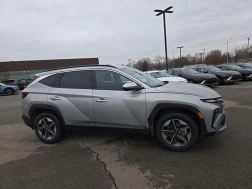 2026 Hyundai TUCSON Hybrid SEL