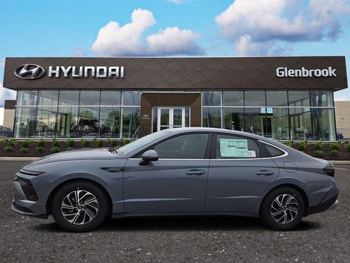 2026 Hyundai SONATA Hybrid Base