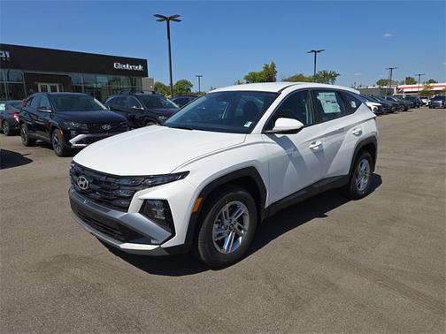 2025 Hyundai TUCSON SE