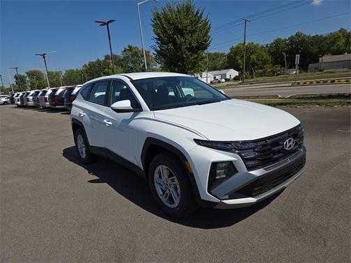 2025 Hyundai TUCSON SE
