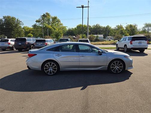 2019 Toyota Avalon Touring