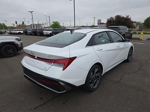 2025 Hyundai ELANTRA Limited