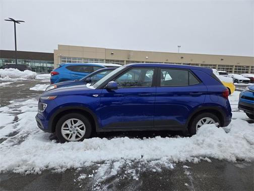 2022 Hyundai VENUE SE