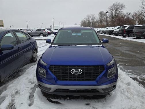 2022 Hyundai VENUE SE