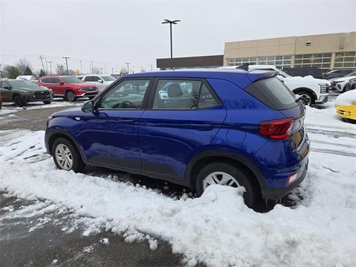 2022 Hyundai VENUE SE