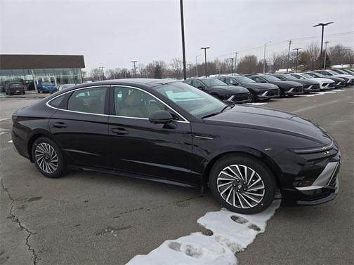 2026 Hyundai SONATA Hybrid Limited