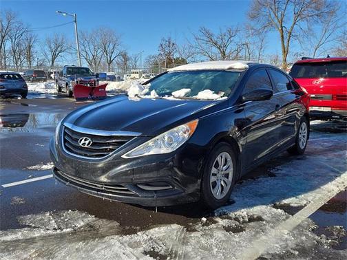 2013 Hyundai SONATA GLS