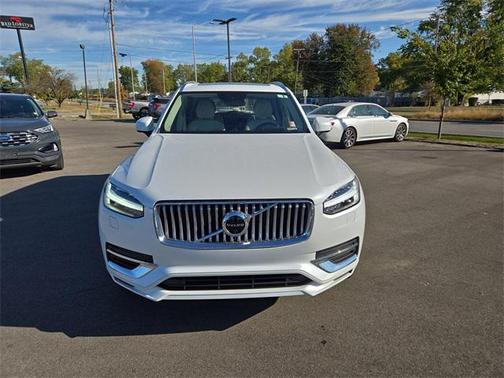 2022 Volvo XC90 Recharge Plug-In Hybrid T8 Inscription 6 Passenger