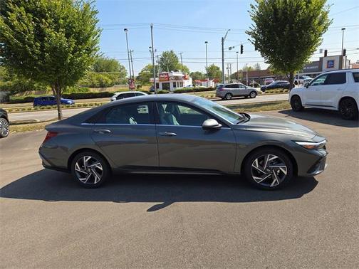 2025 Hyundai ELANTRA HEV Limited