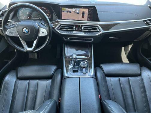 Black Sapphire Metallic 2019 BMW X7 xDrive40i