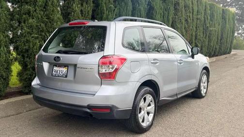 2015 Subaru Forester 2.5i
