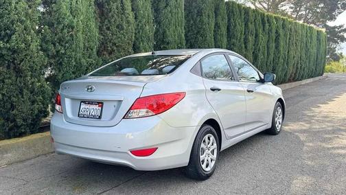 2012 Hyundai Accent SE