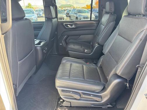 2023 Chevrolet Suburban High Country