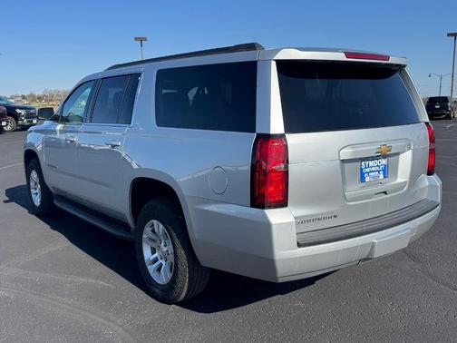 Silver Ice Metallic 2019 Chevrolet Suburban LT