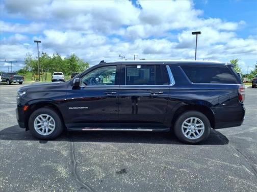 2023 Chevrolet Suburban LT