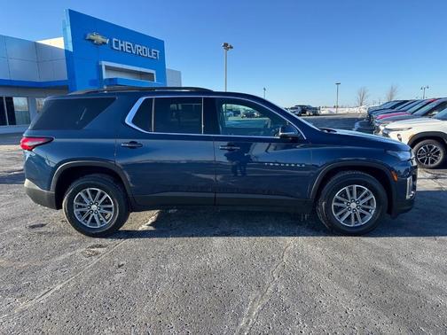 2023 Chevrolet Traverse LT Leather
