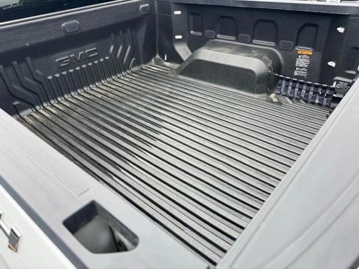Summit White 2024 GMC Sierra 1500 Elevation