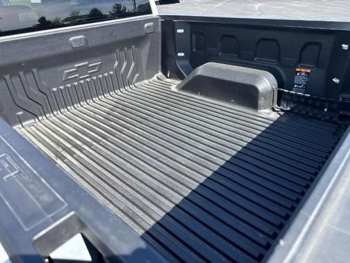 Summit White 2024 Chevrolet Silverado 1500 LT