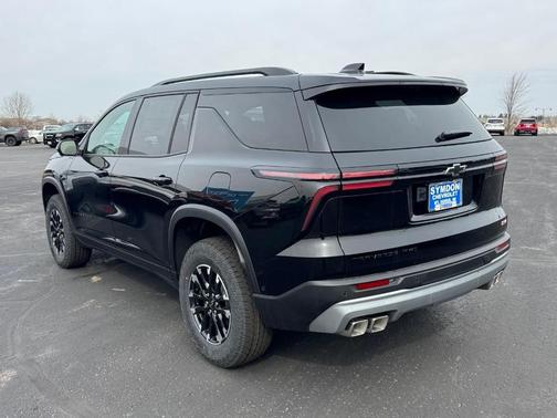 Mosaic Black Metallic 2026 Chevrolet Traverse Z71