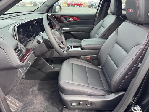 Mosaic Black Metallic 2026 Chevrolet Traverse Z71