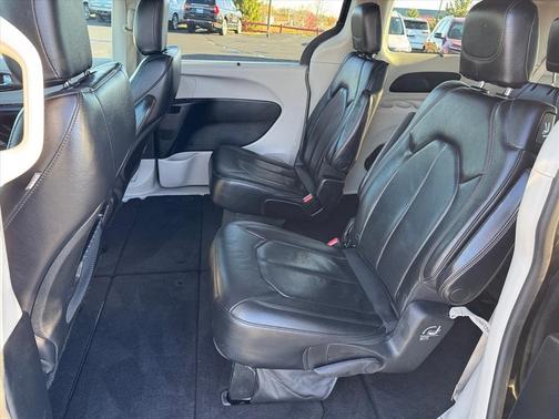 2019 Chrysler Pacifica Touring-L
