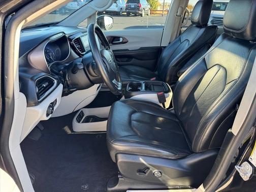 2019 Chrysler Pacifica Touring-L