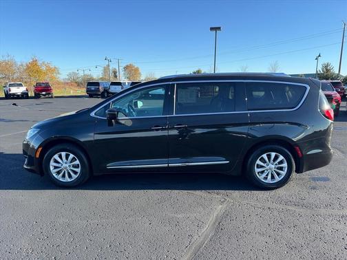 2019 Chrysler Pacifica Touring-L