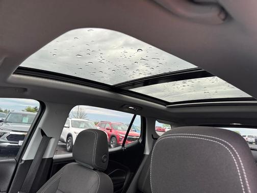 Metallic 2024 GMC Terrain SLE