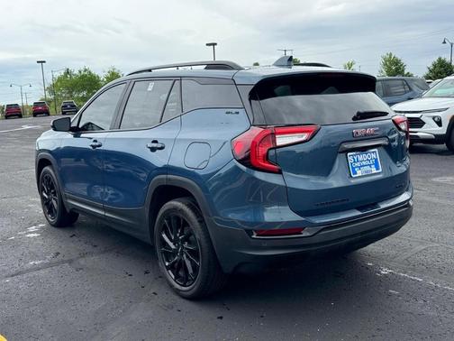 Metallic 2024 GMC Terrain SLE