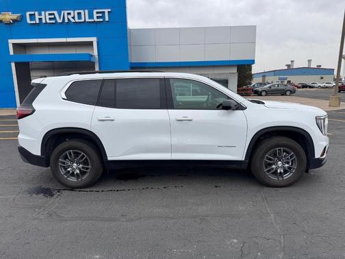 2025 GMC Acadia Elevation