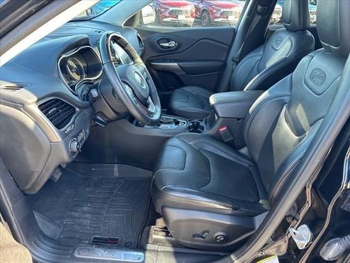 2019 Jeep Cherokee Overland