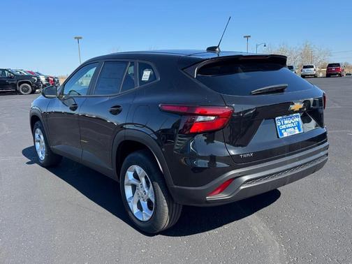 Mosaic Black Metallic 2026 Chevrolet Trax LS
