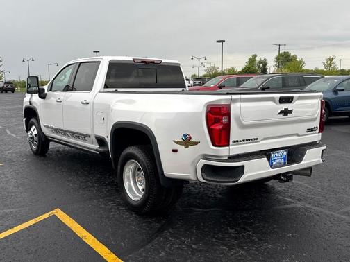 Iridescent Pearl Tricoat 2025 Chevrolet Silverado 3500 High Country