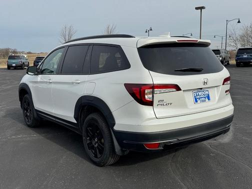 White 2022 Honda Pilot TrailSport