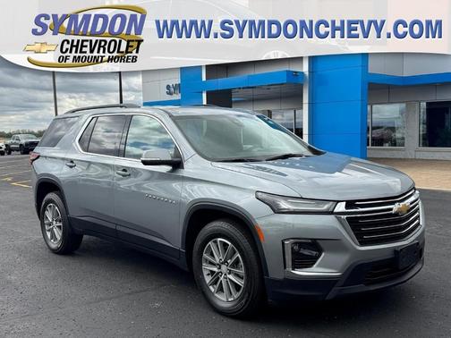 Sterling Gray Metallic 2023 Chevrolet Traverse LT Cloth