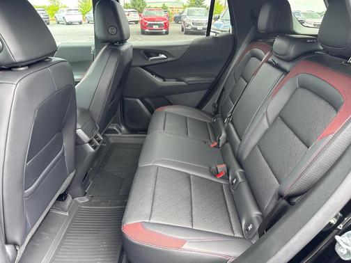 Mosaic Black Metallic 2026 Chevrolet Equinox RS