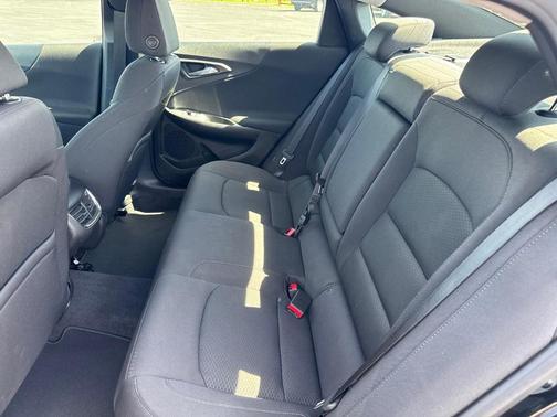 Mosaic Black Metallic 2017 Chevrolet Malibu 1LT