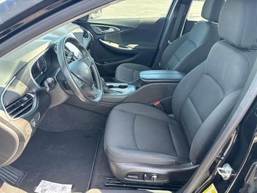 Mosaic Black Metallic 2017 Chevrolet Malibu 1LT