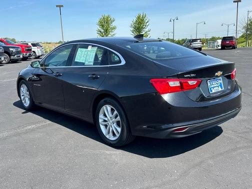 Mosaic Black Metallic 2017 Chevrolet Malibu 1LT