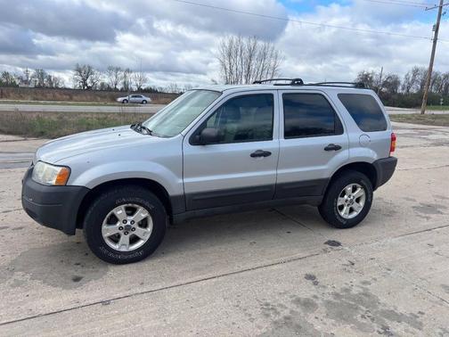 Silver 2004 Ford Escape XLT