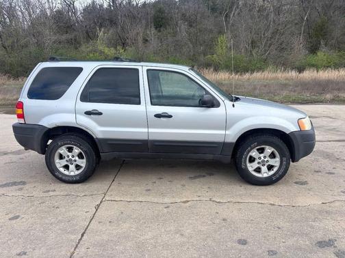 Silver 2004 Ford Escape XLT