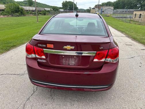 Red 2015 Chevrolet Cruze 1LT
